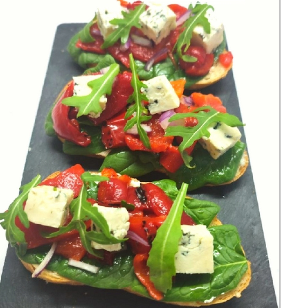 Брускетты с запеченым болгарским перцем и сыром - фото1 Брускетты с запеченым болгарским перцем и сыром - фото1