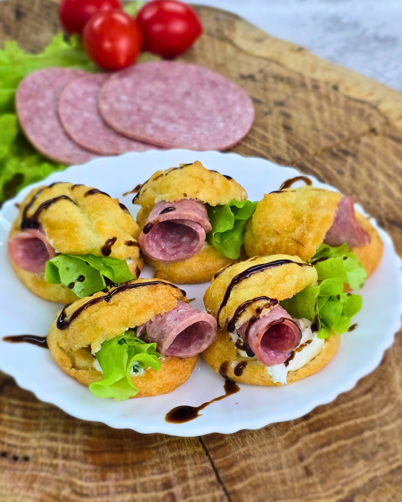 Профитроли с колбасой - фото1