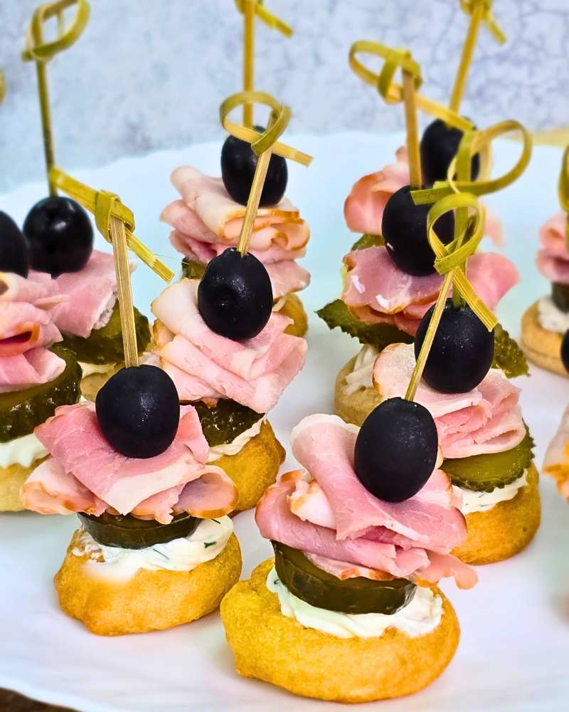 Канапе с беконом и огурцом - фото2 Канапе с беконом и огурцом - фото2