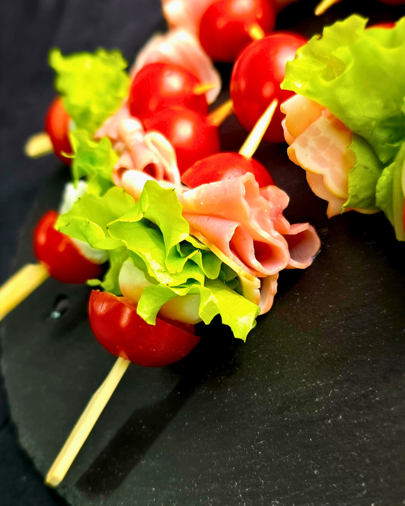 Канапе с беконом и сыром моцарелла - фото1 Канапе с беконом и сыром моцарелла - фото1