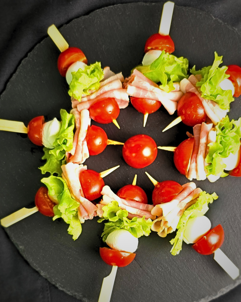 Канапе с беконом и сыром моцарелла - фото2 Канапе с беконом и сыром моцарелла - фото2