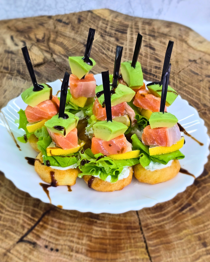 Канапе с форелью и авокадо - фото1 Канапе с форелью и авокадо - фото1