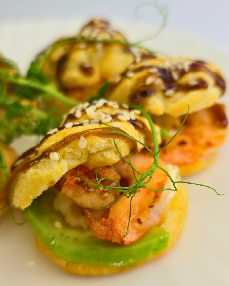 Профитроли с креветкой и авокадо фото-2