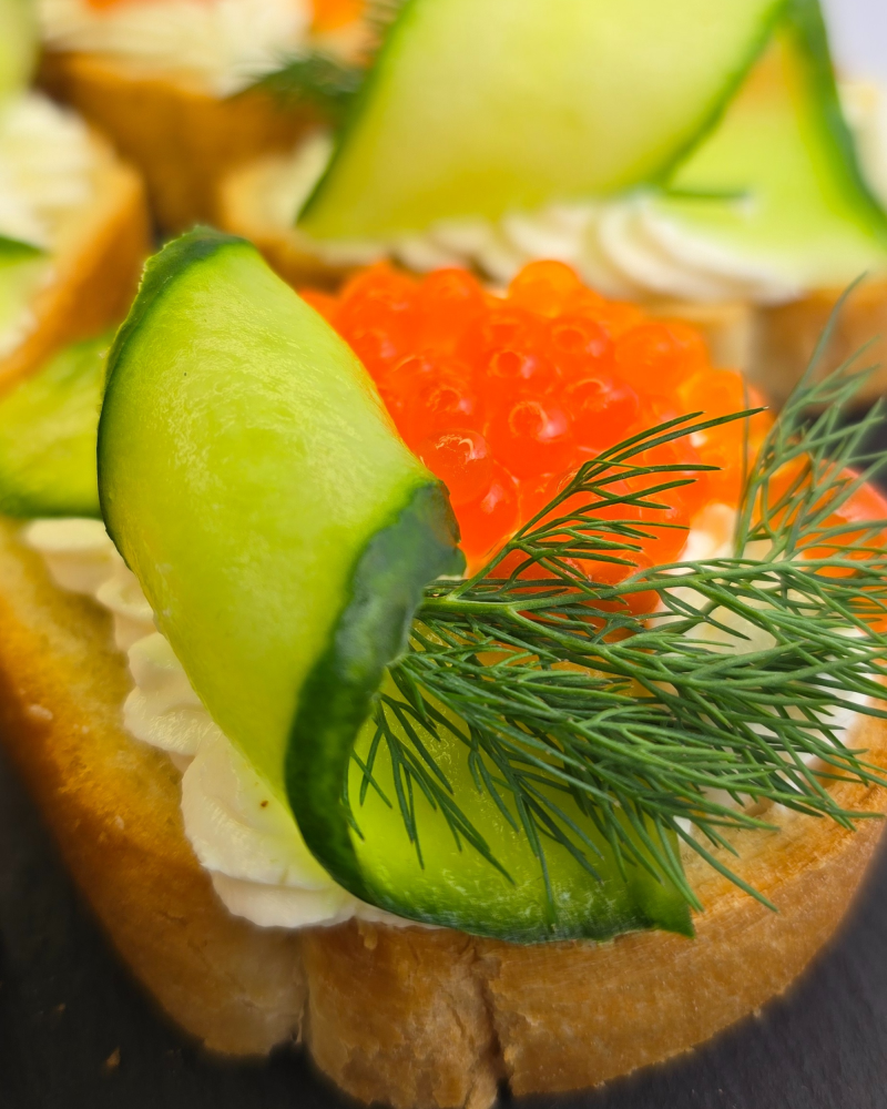 Брускетта с икрой и огурцом фото-2 Брускетта с икрой и огурцом фото-2