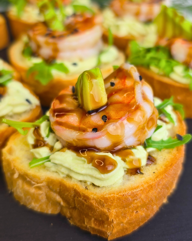 Брускетта с креветкой и авокадо фото-2