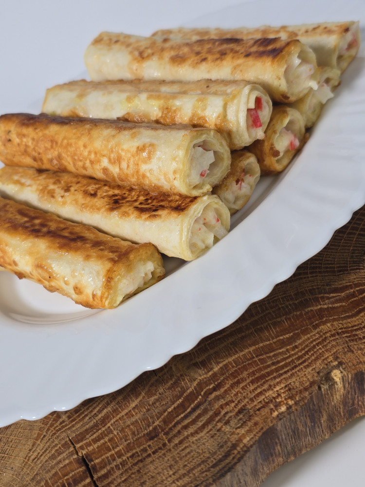 Трубочки с крабовыми палочками - фото1